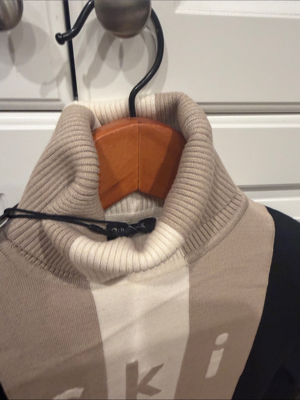 Alp N Rock Black and Beige Cream 'Ski' Turtleneck Sweater - Picture 5 of 8